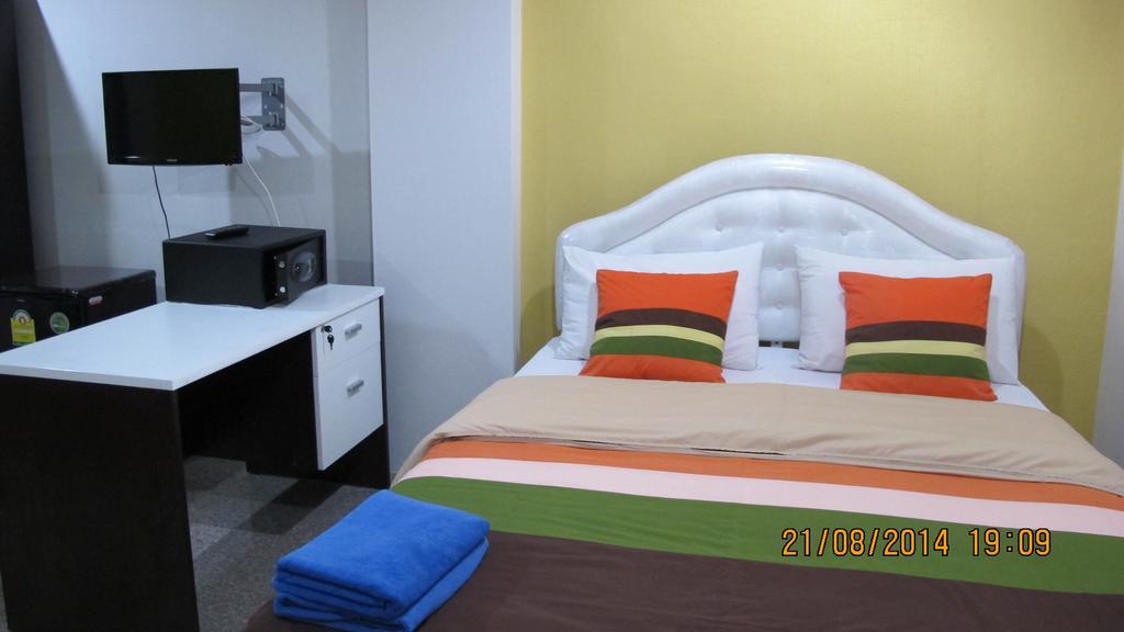 בנגקוק Banglumpoo Place מראה חיצוני תמונה