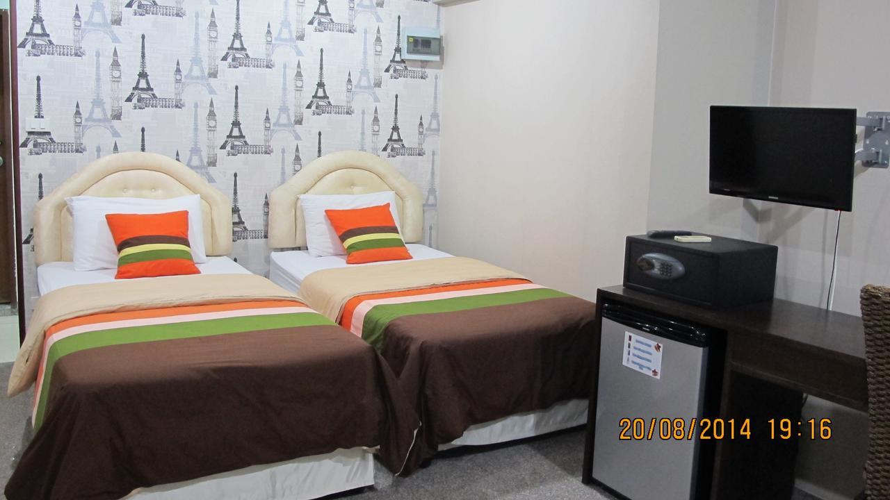 בנגקוק Banglumpoo Place מראה חיצוני תמונה