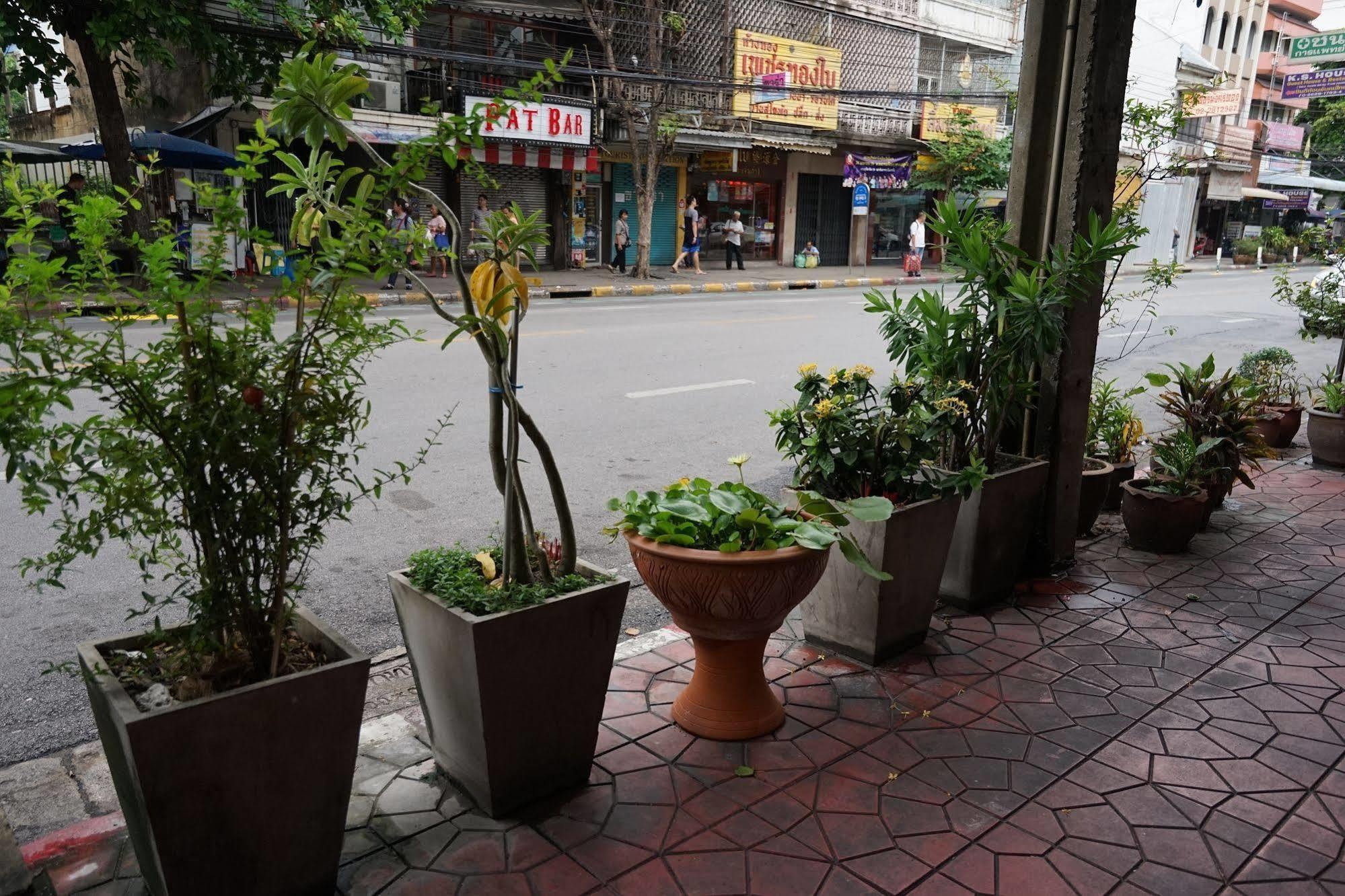 בנגקוק Banglumpoo Place מראה חיצוני תמונה